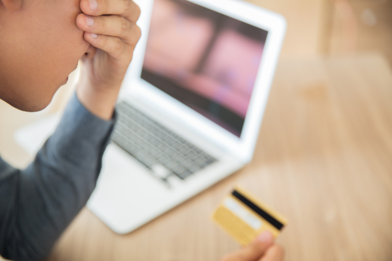 Jak rozeznat důvěryhodný e-shop od podvodného